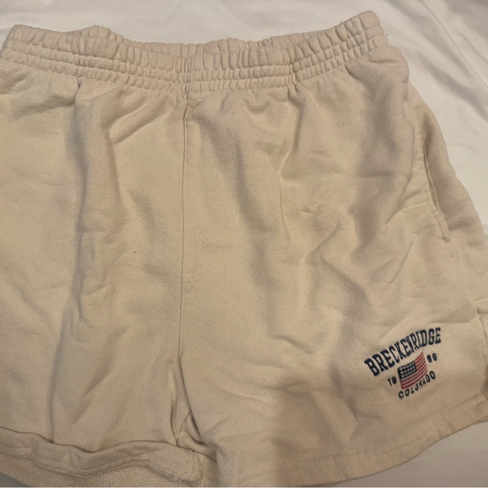 Breckenridge Brandy Women Cream Shorts